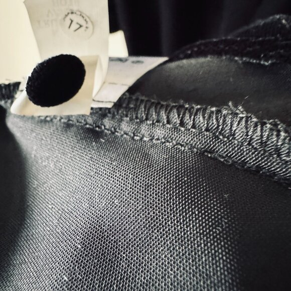 Gap Size XS Velveteen Top Ruffle Neckline Sleeve cuffs Keyhole Back Whimsigoth - Picture 9 of 16